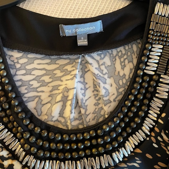 NY Collection Black & White Abstract Print Embellished Neck - Picture 3 of 6